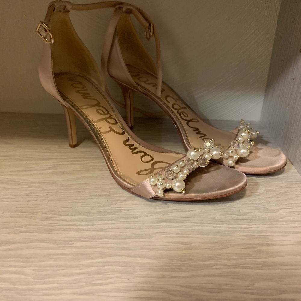 Pink and Pearl decor Pumps